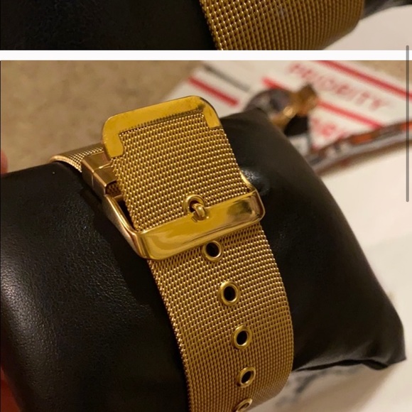 Tokidoki donutella amazing gold mesh watch - Picture 4 of 8